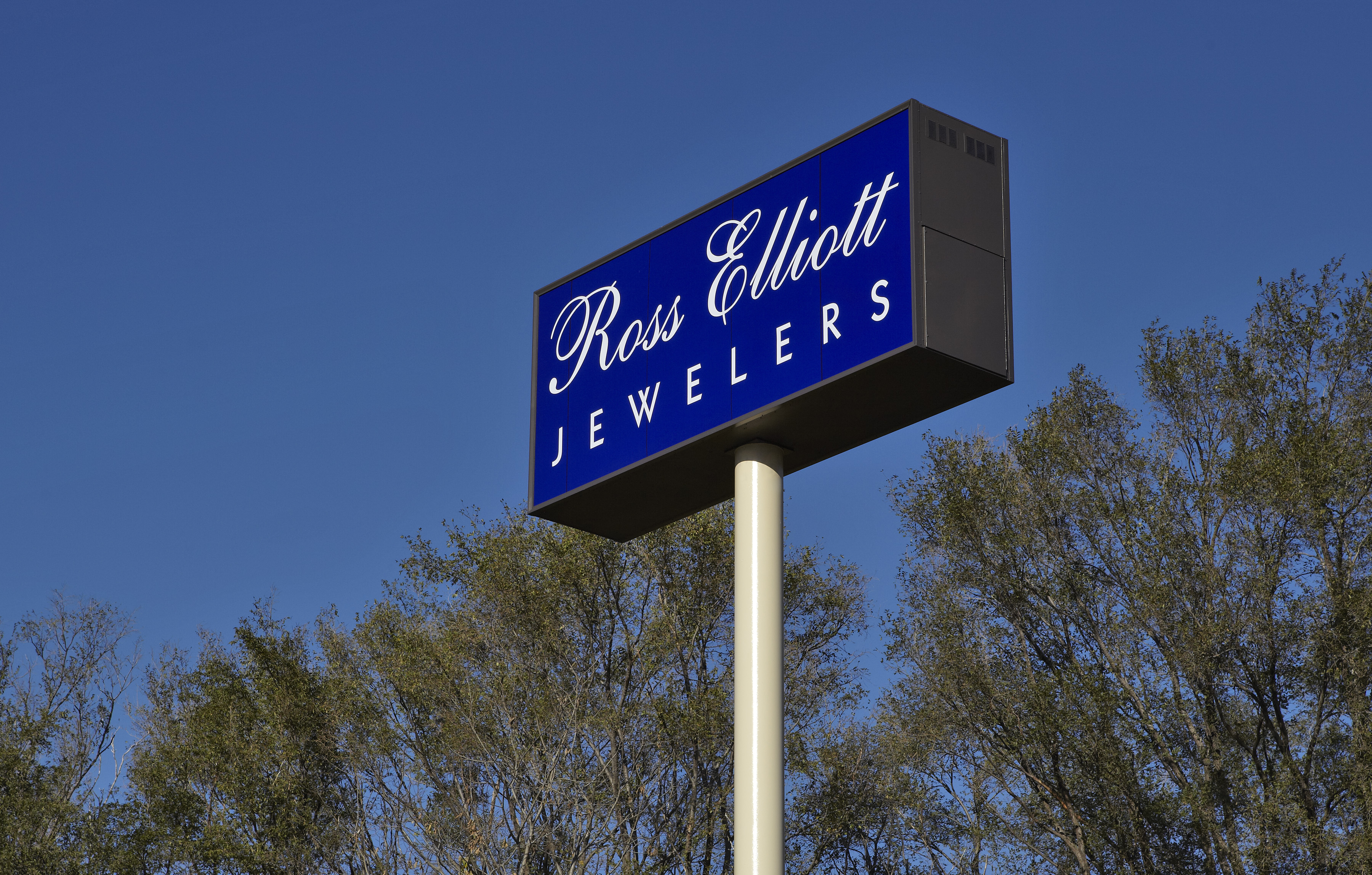 Contact Us Sometimes, all you have is a simple question that needs answered.  Click below to reach out to us! Ross Elliott Jewelers Terre Haute, IN